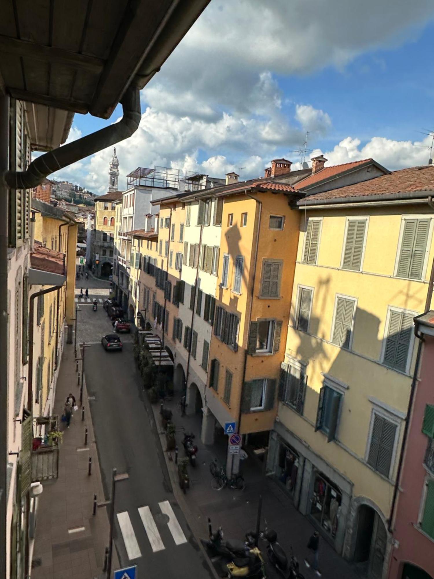 La Mansardina Di San Leonardo Apartman Bergamo Kültér fotó